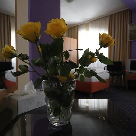 Carlton Hotel