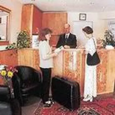 Carlton Hotel 3*