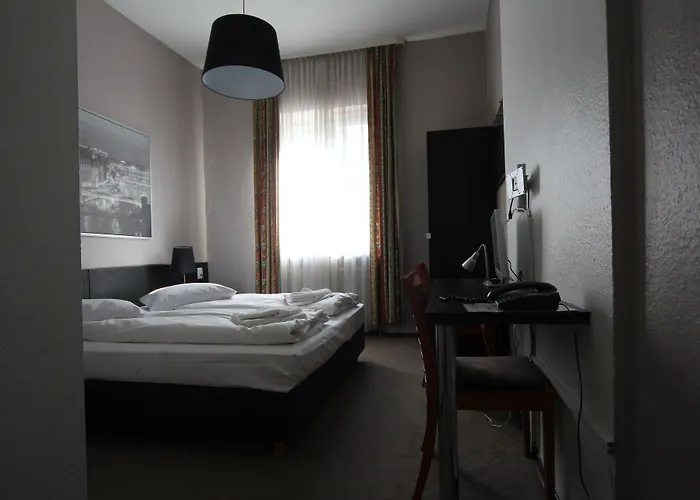 Carlton Hotel