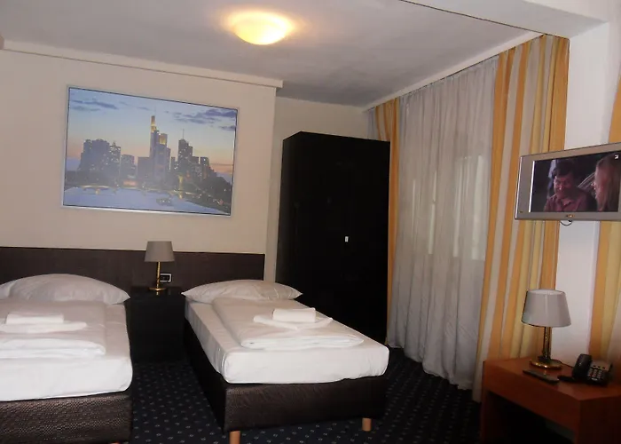 Carlton Hotel 3*