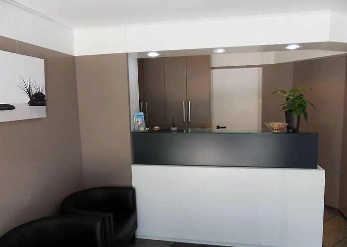 Carlton Hotel 3*