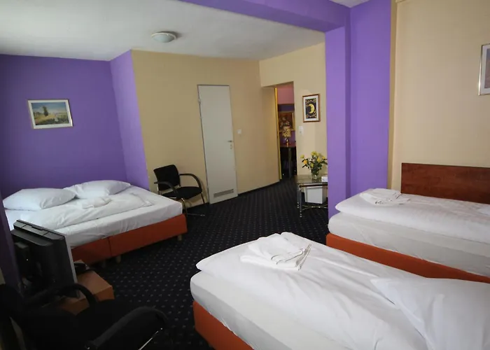 Carlton Hotel